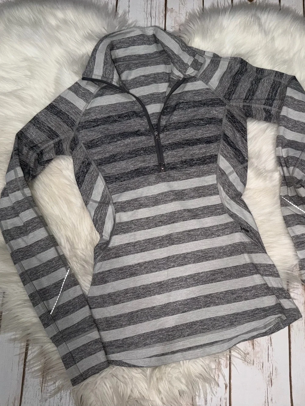 Lululemon Race Your Pace 1/2 Zip in the Marshmallow Stripe Heathered Slate Sz 4